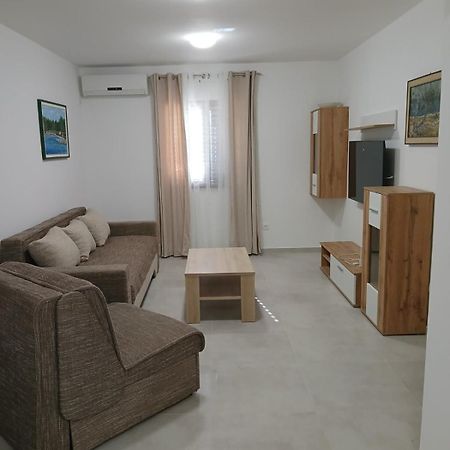 Apartments Njivice Bajcic Zewnętrze zdjęcie