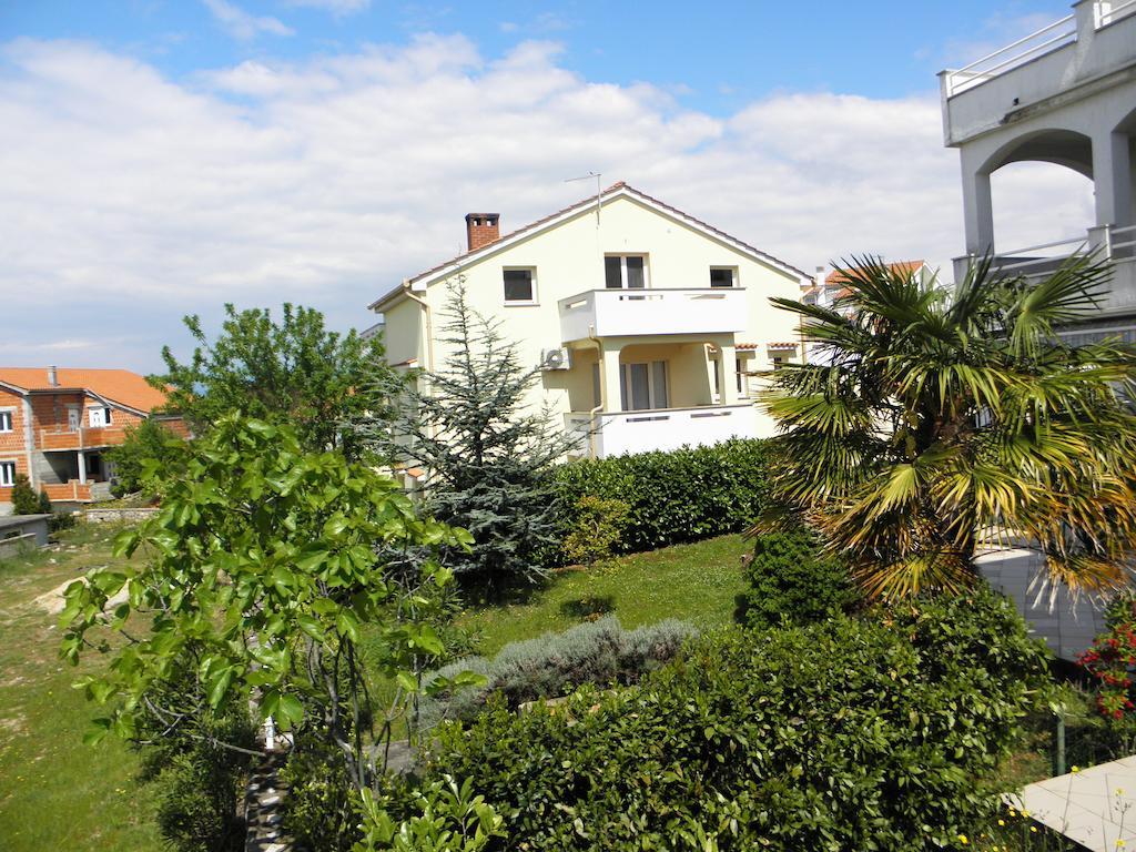 Apartments Njivice Bajcic Zewnętrze zdjęcie