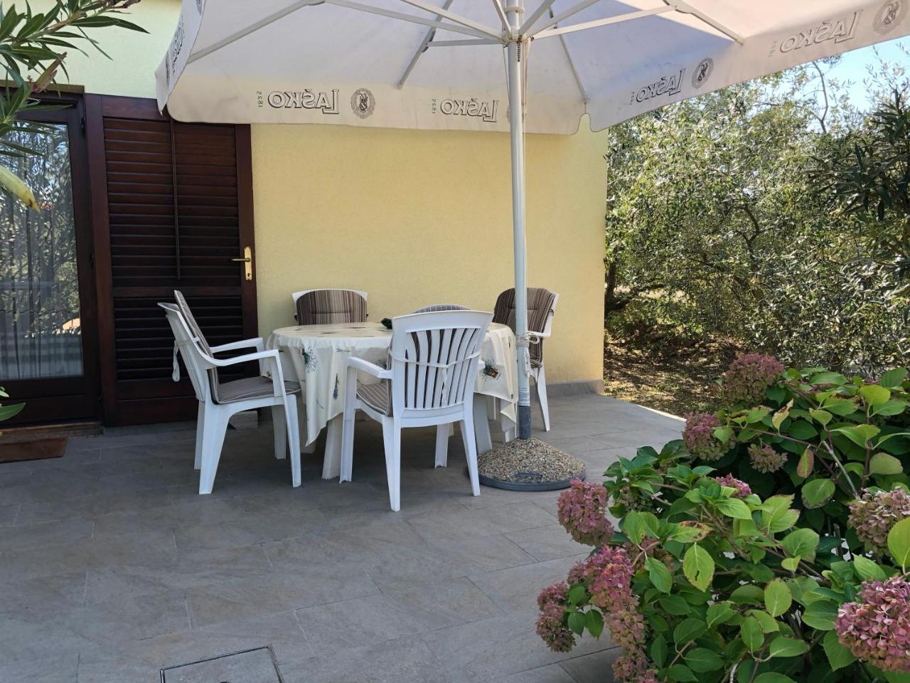 Apartments Njivice Bajcic Zewnętrze zdjęcie
