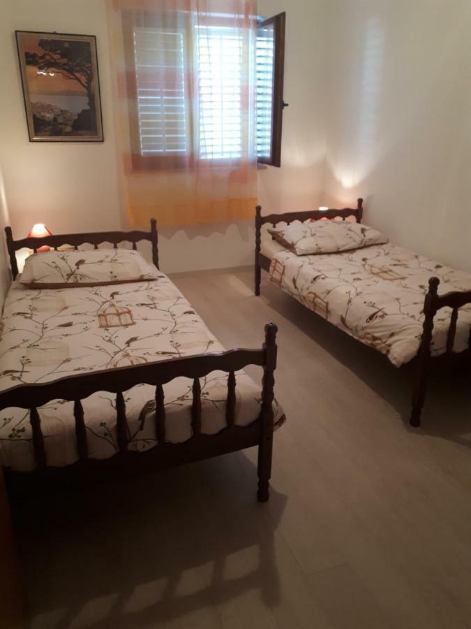 Apartments Njivice Bajcic Zewnętrze zdjęcie